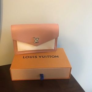 Louis Vuitton Cross Body Bag
